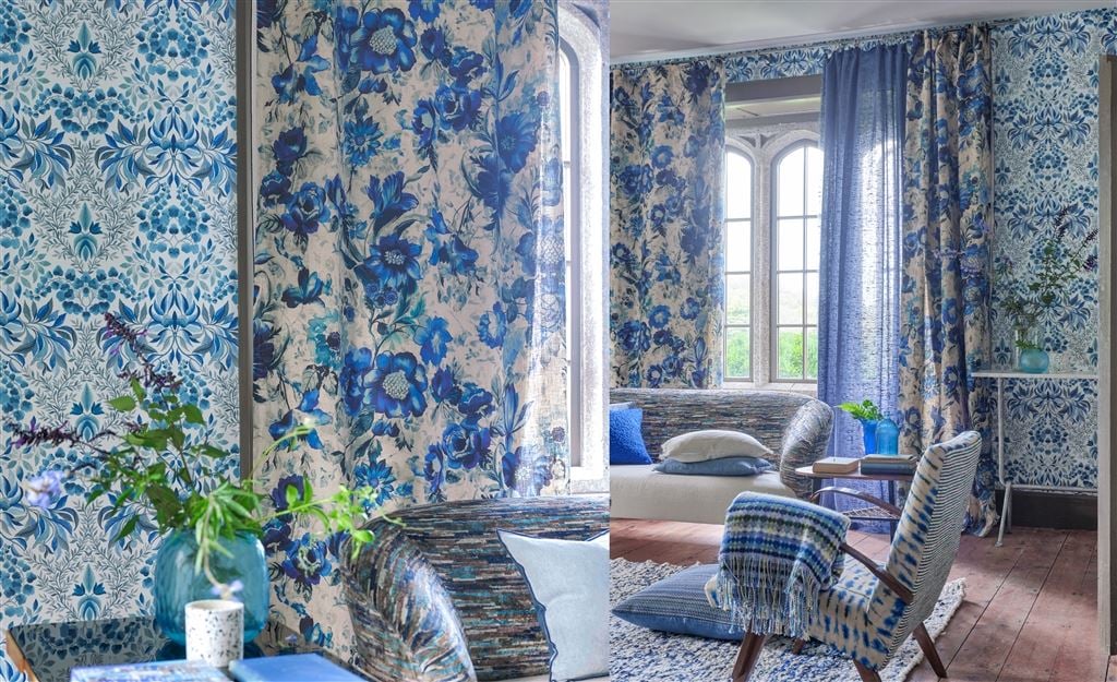 Decorating with blue and white                                        