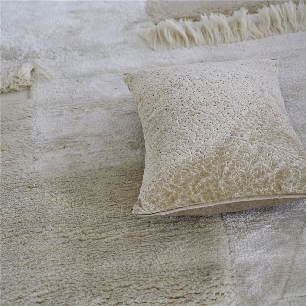 Cartouche Linen Velvet Cushion