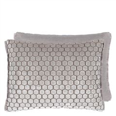 Jabot Oyster Decorative Pillow