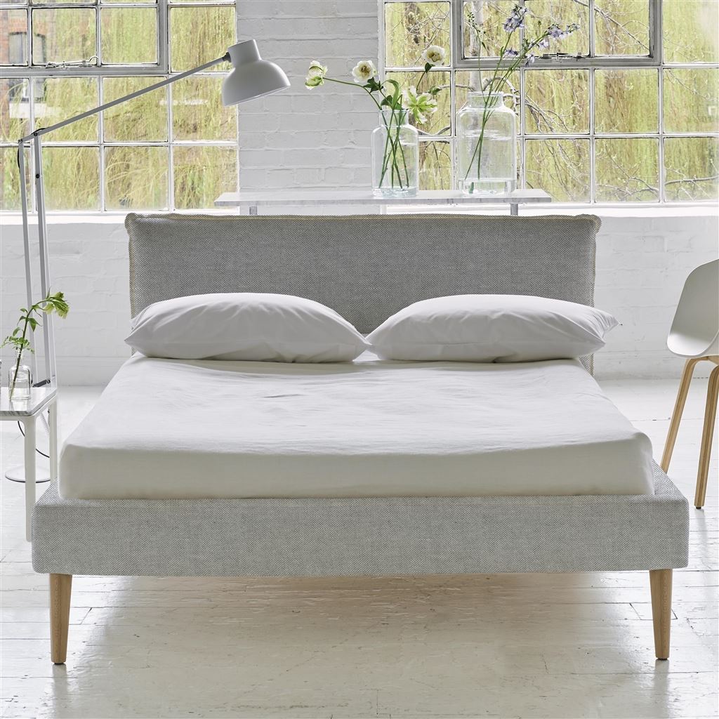 Pillow Low Bed - Double - Brera Lino Graphite - Beech Leg