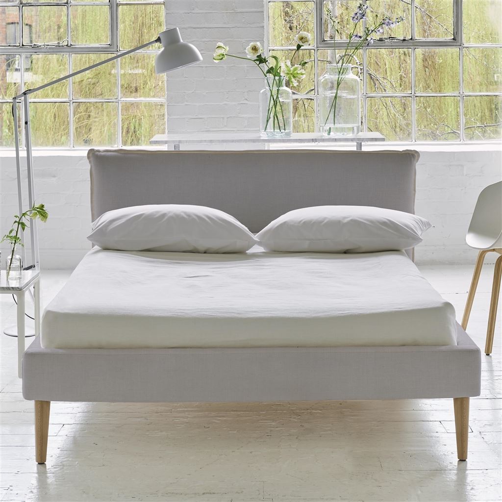 Pillow Low Bed - Double - Brera Lino Platinum - Beech Leg