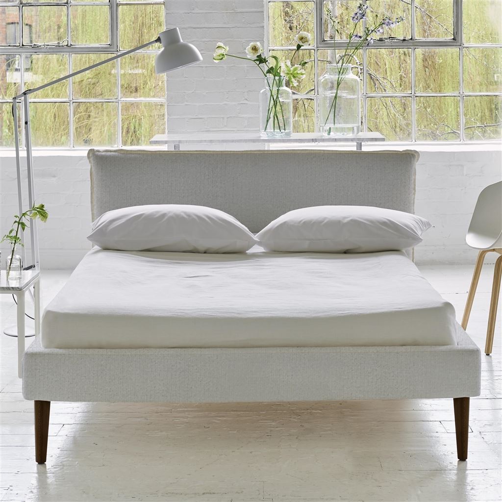 Pillow Low Bed - Double - Cassia Chalk - Walnut Leg