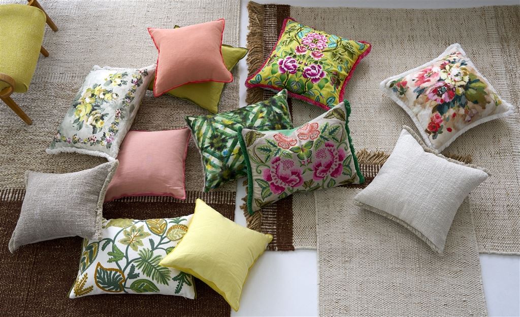 CUSHIONS 