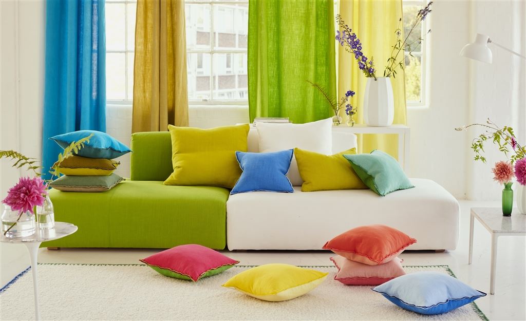 PLAIN & TEXTURED DECORATIVE PILLOWS