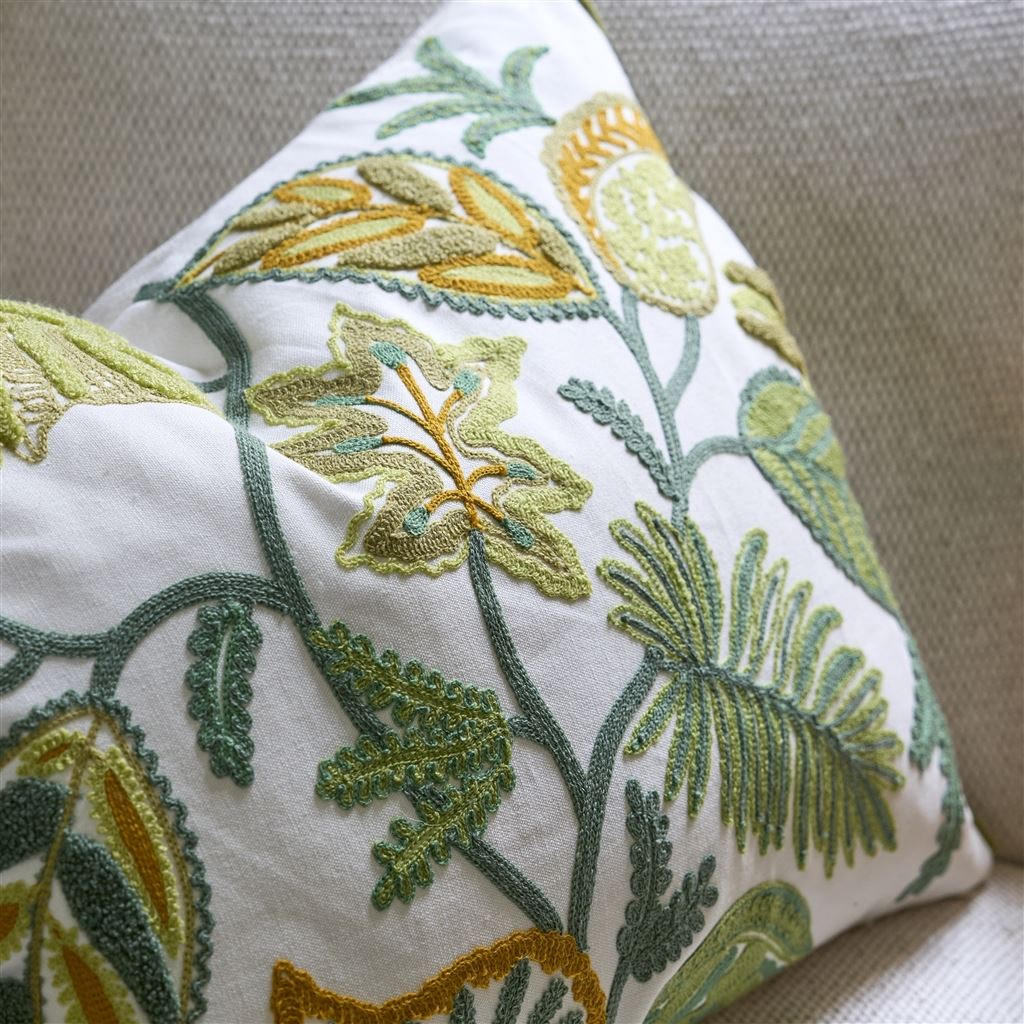 Foglia Decorativa Moss Embroidered Cushion