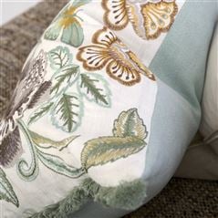 Coussin Isabella Embroidered Cameo Linen