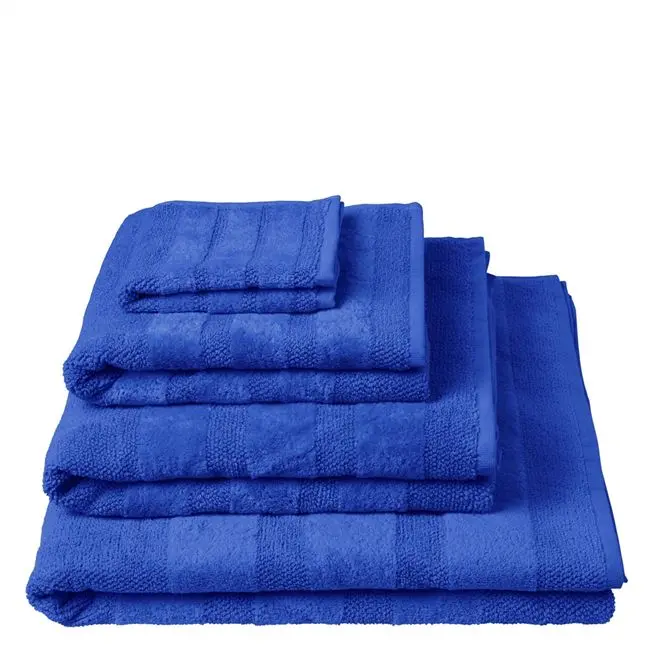 pale blue towels